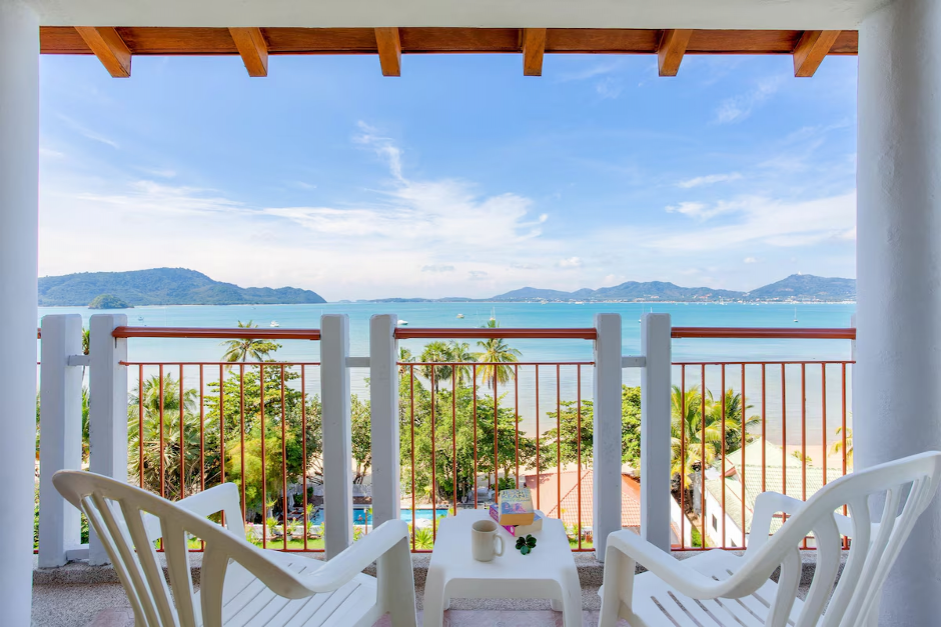 By The Sea Hotel